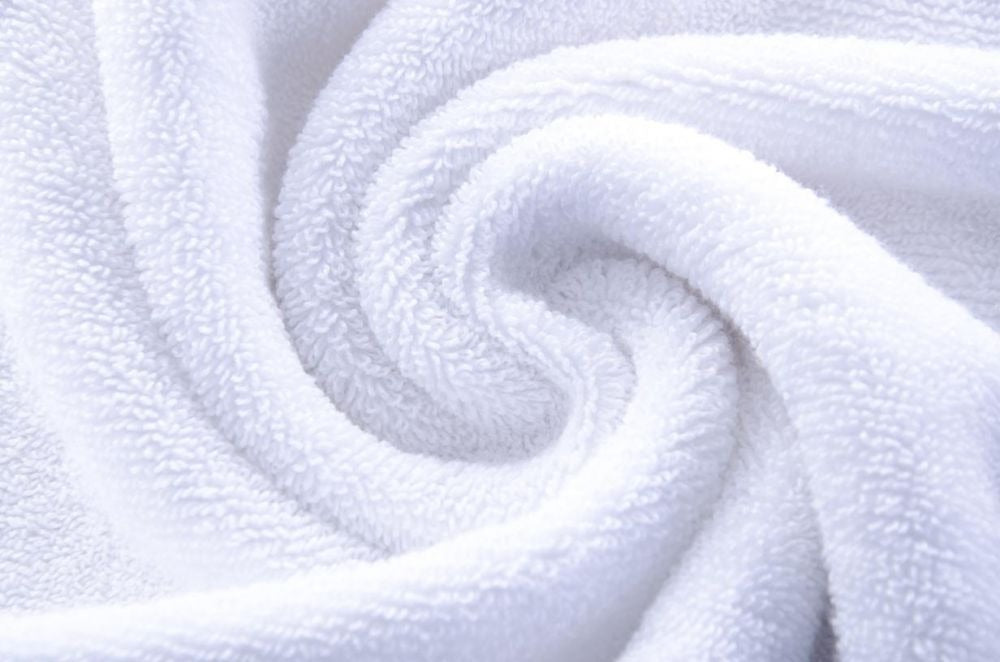 Greek pattern bath towel, White 500 gr/sqm