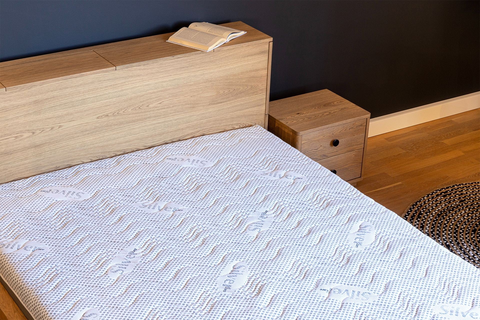 Saltea ortopedica Silver Premier, 20cm, spuma poliuretanica si arcuri individuale, hipoalergenic, reversibila, husa detasabila, ferma