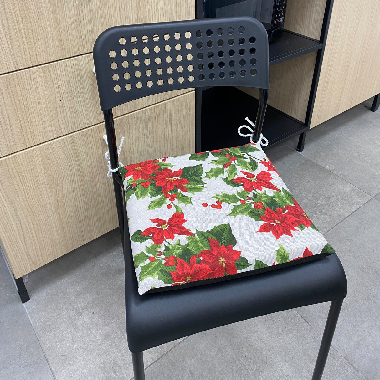 Christmas Poinsettia Seat Cushion