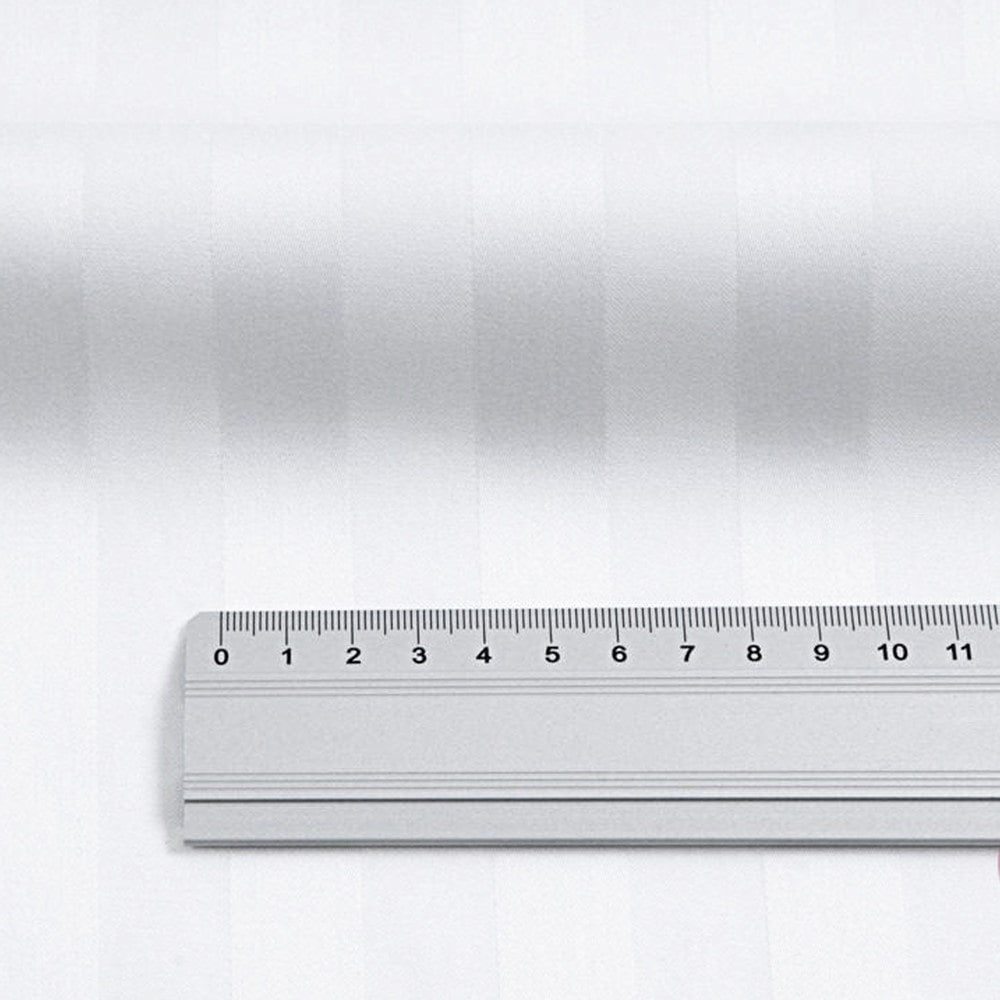 Lenjerie de pat Damasc satinat cu dungi de 2 cm, Alb 175 gr/mp